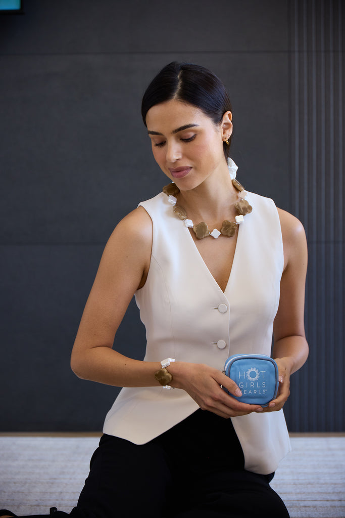 Sand/Mother-of-Pearl Combo Clover Cooling Necklace-New– Hot Girls